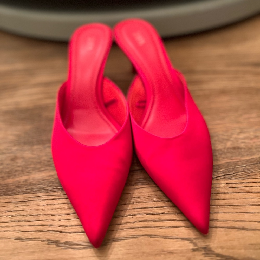 Zara Women's Vibrant Red Heeled Mules